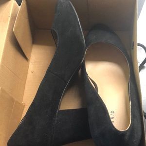 Size 13 wide faux suede pumps.